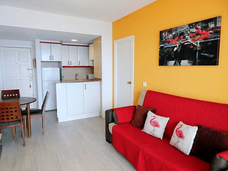 Apartment with patio, pool & garden — photo 5
