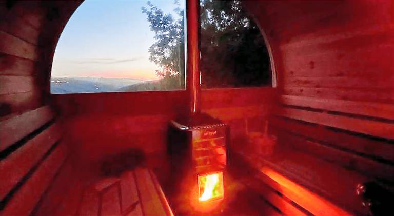 Lodge with jacuzzi, sauna & terrace — photo 3