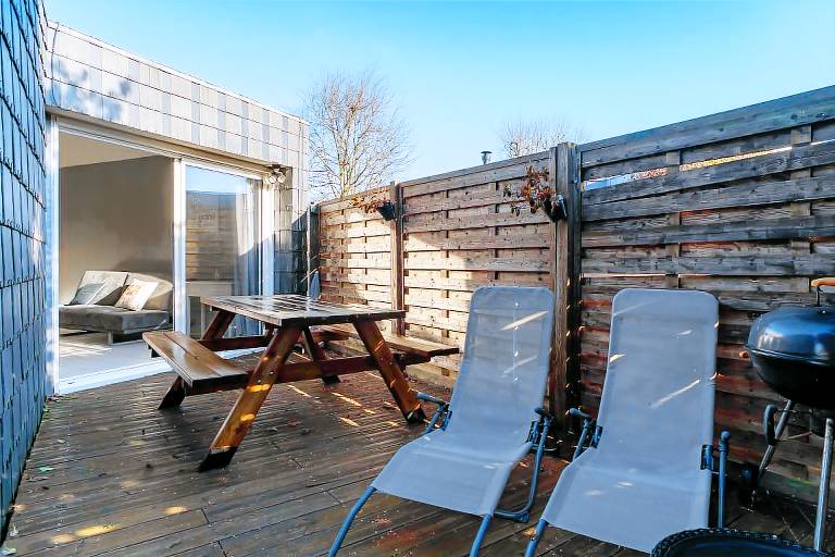 Family-oriented vacation home with barbecue, yard & patio | Dogs allowed — photo 5