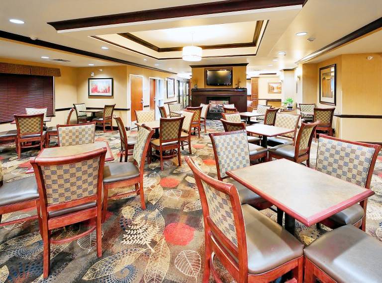 Holiday Inn Express and Suites Great Falls By IHG — photo 4