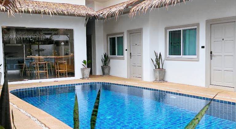 Jungle pad accomodation — photo 5