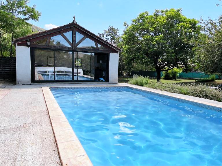 Gite with patio, yard & private pool | Pets allowed — photo 4