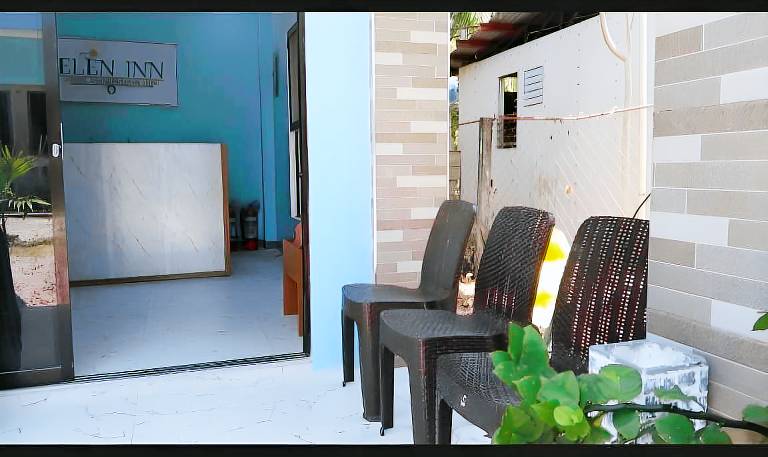 Villa with yard — photo 4