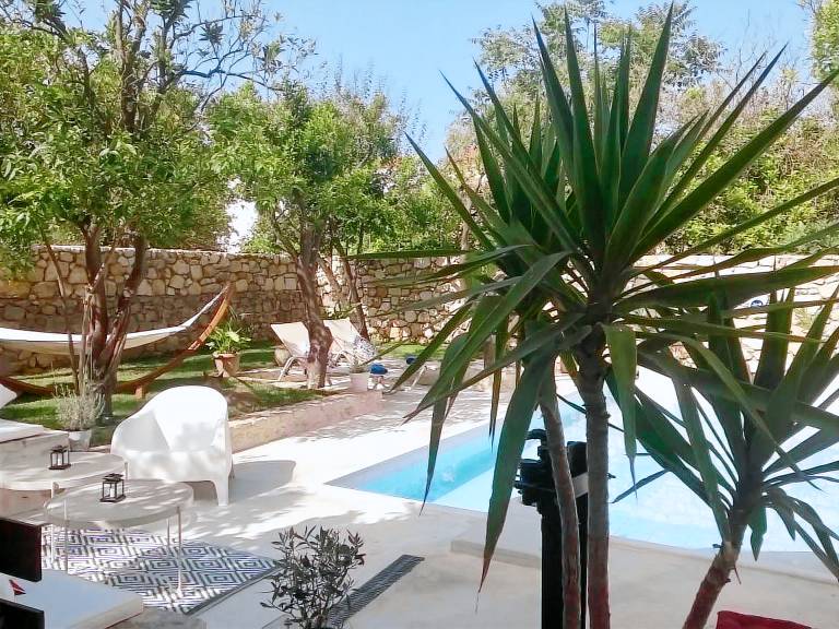 Fully equipped charming vacation home with grill, patio & yard | Next to the beach | Dogs allowed — photo 2