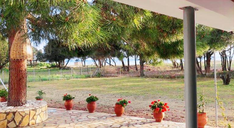 Villa with patio & garden | Good for workation — photo 3