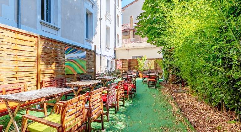 Serviced apartment with terrace | Next to Popes' Palace — photo 2