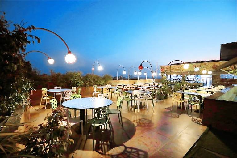 Humming Bird Hotel & Banquet