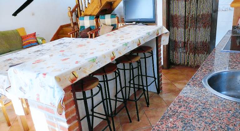 House with terrace, garden & barbecue — photo 2