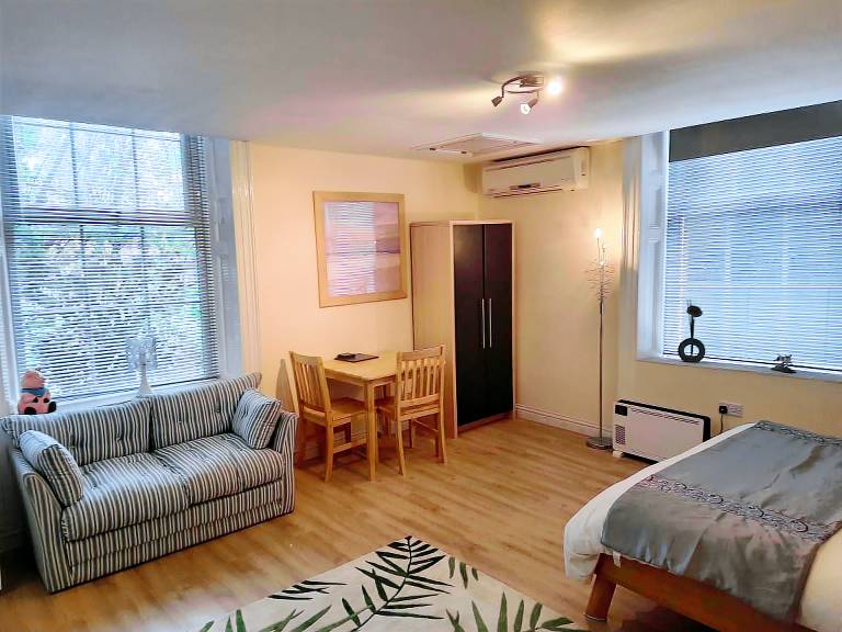 Beautiful apartment with yard | Dogs allowed — photo 4