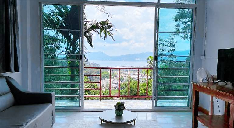 Villa with 2 rooms for 7 persons in Patong