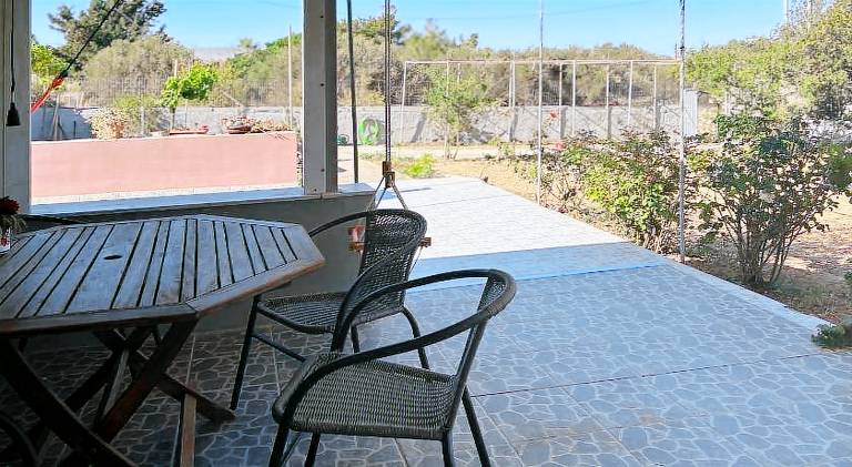 Vacation home with patio & garden — photo 5