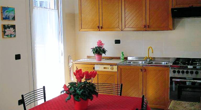 Rental apartment with 2 rooms for 5 persons — photo 3