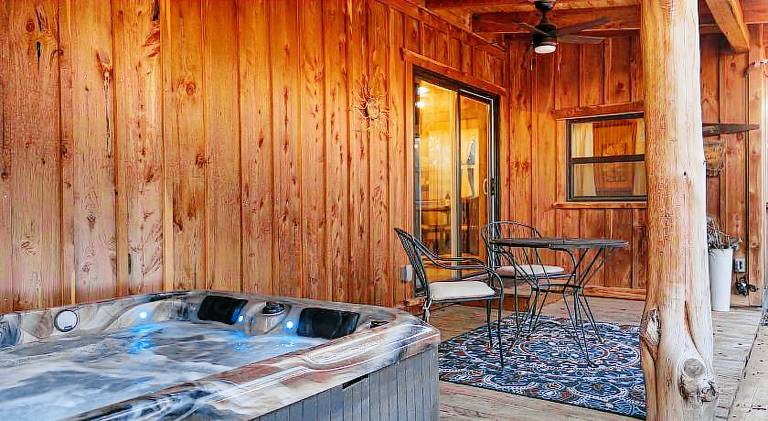 House with jacuzzi — photo 5