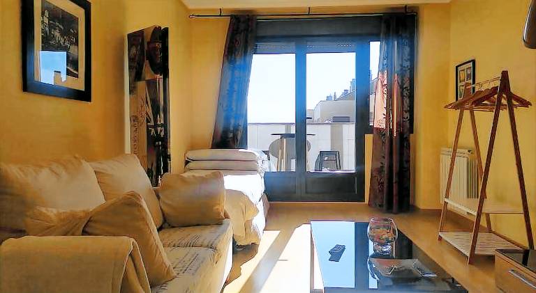 Apartamento el Parque AIRE CONDICIONADO PISCINA terraza con vistas montana entorno tranquilo ideal m — photo 2