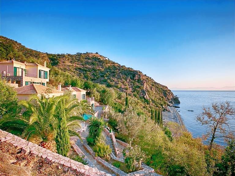 Vacation home with BBQ & terrace — photo 3