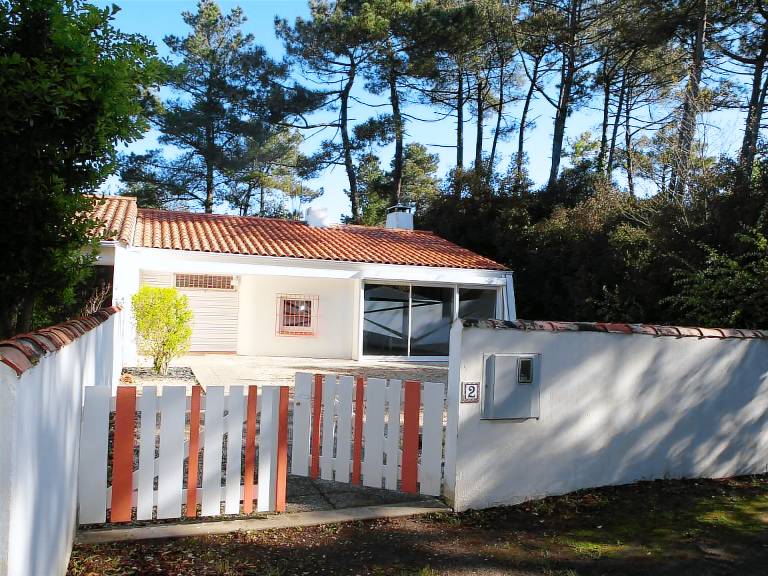 Pleasant vacation home with garden | Pet-friendly — photo 2