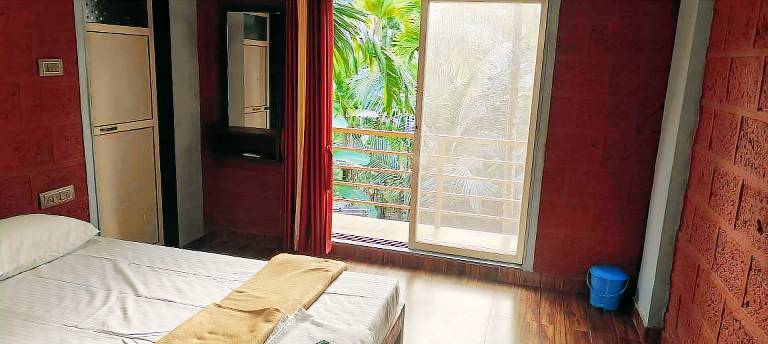 SHRAVANI HOLIDAY INN — photo 2