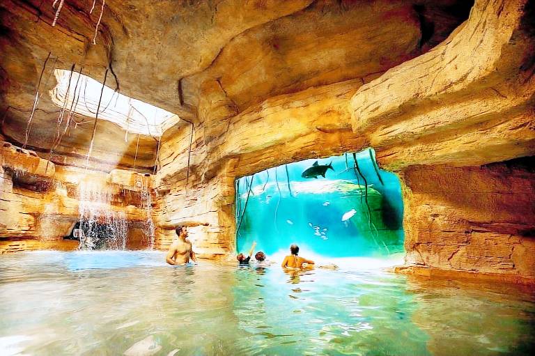 Harborside Resort & Vacation Rentals at Atlantis