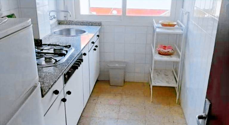 Holiday apartment with yard — photo 4