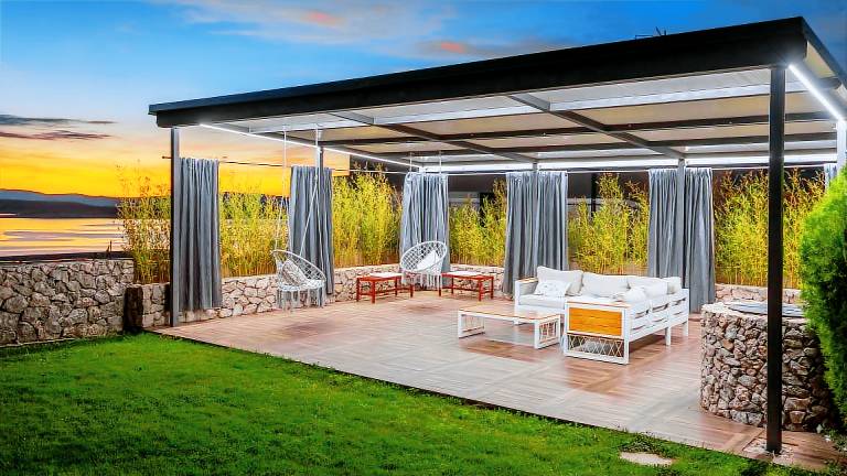 Villa with private pool, patio & barbecue — photo 5