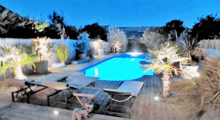 Apartment with hot tub & pool — photo 5