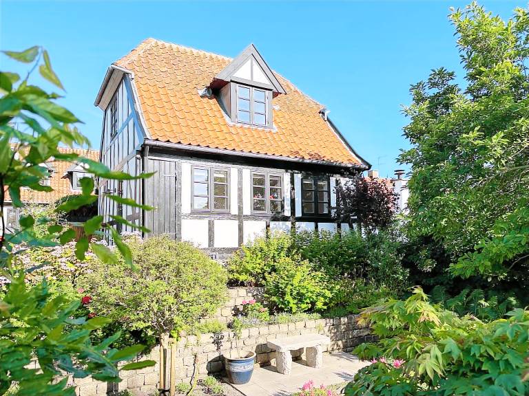 Child-friendly pleasant vacation home with grill, garden & terrace | Water view | Dogs allowed in Ebeltoft