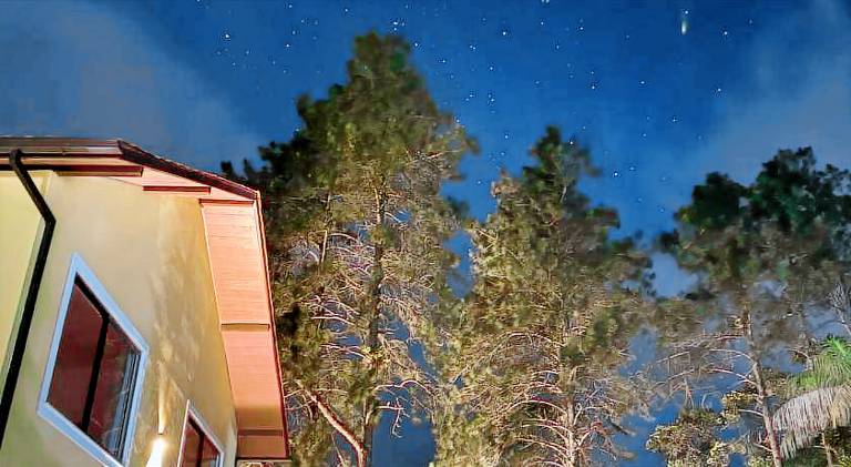 Vacation home with pool — photo 4