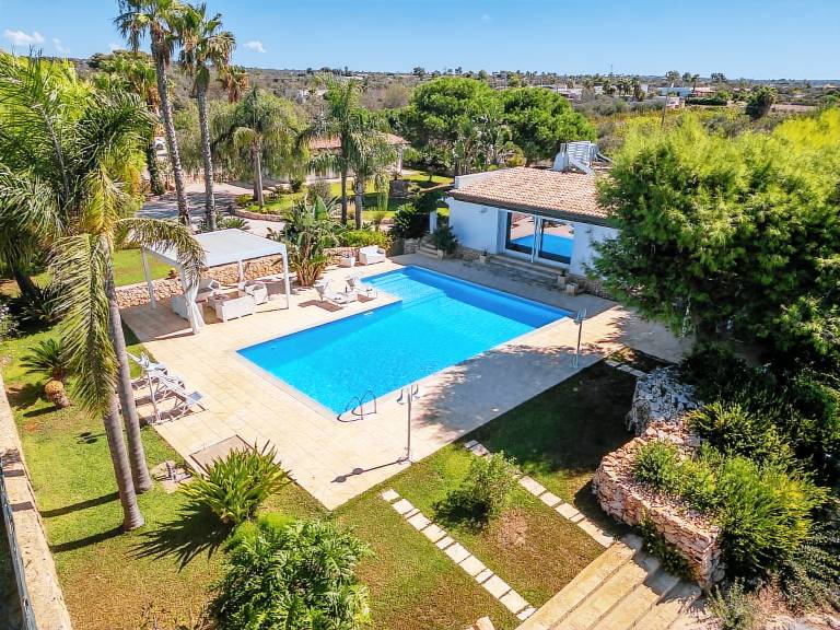 Villa with garden, private pool & barbeque — photo 4