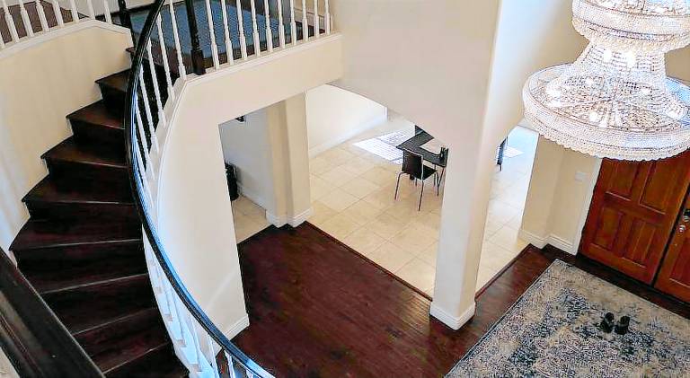 Charming vacation home with hot tub & private pool | Pets are welcome — photo 5