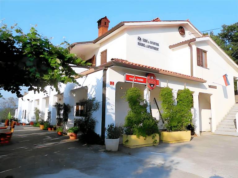 Prenočišče z zajtrkom Truške