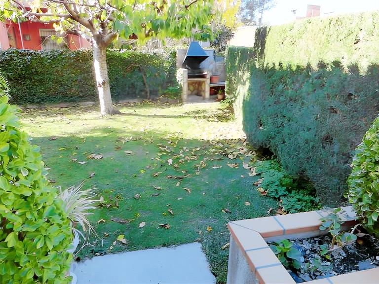 Holiday Home 'Rocamar' with Mountain View, Private Terrace and Air Conditioning in L'Escala