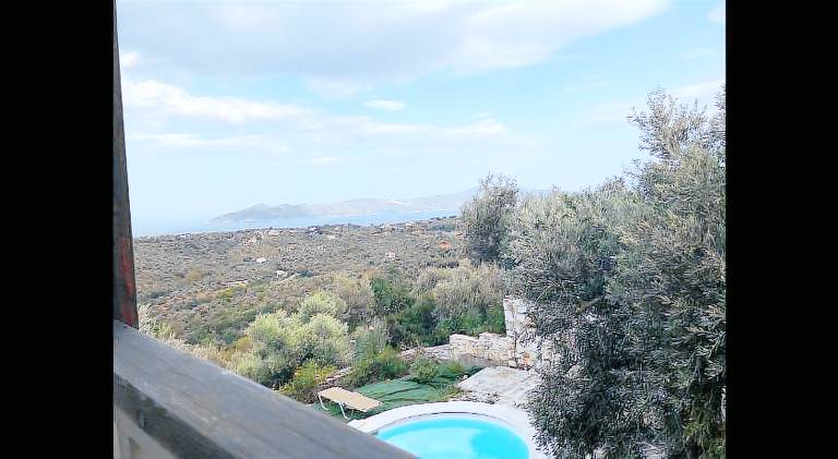 Villa with pool — photo 5