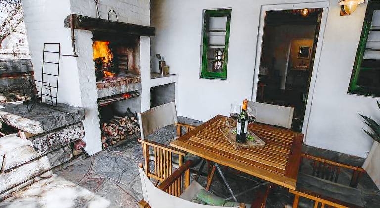 Holiday apartment with jacuzzi, private pool & patio | Suitable for remote work — photo 4