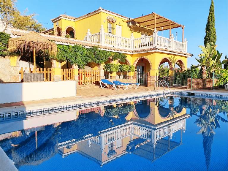 Villa Almáchar