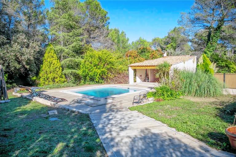 Family-oriented vacation home with terrace, grill & yard | Suitable for remote work | Pets are welcome — photo 3