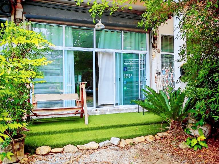 House with grill & yard in Khanom