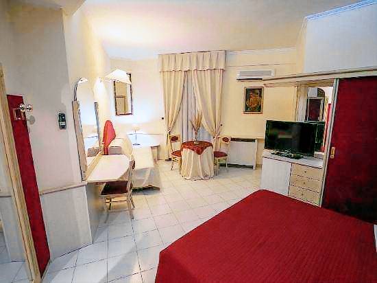 Kristall Palace Hotel — photo 2