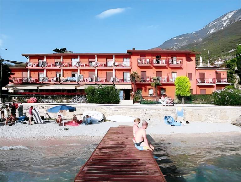Beach Hotel Rosa in Malcesine