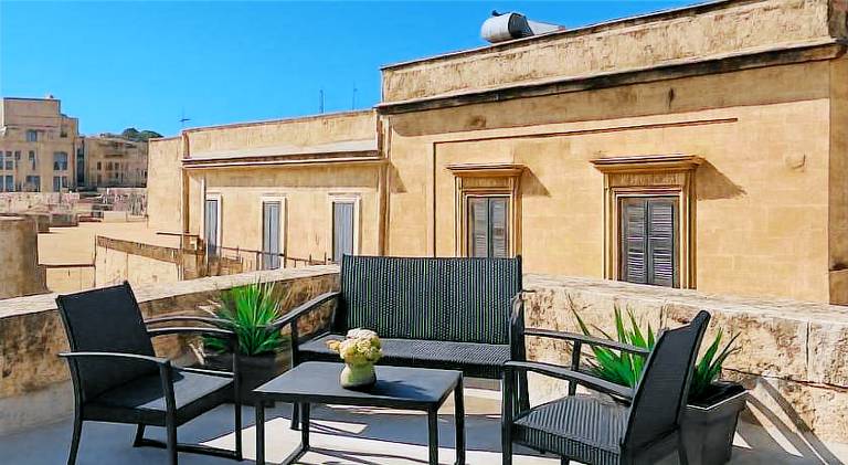Apartment with terrace | Near Lower Barrakka Gardens — photo 4