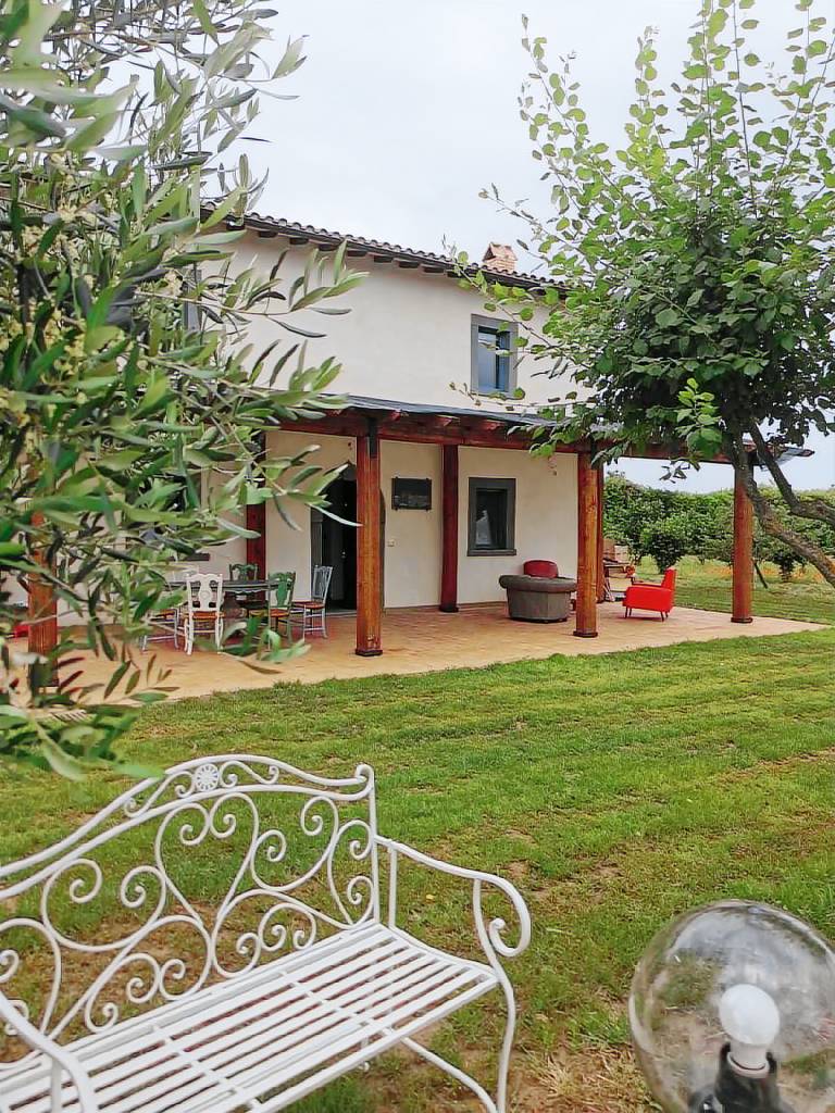 Fully equipped spacious villa with barbeque, yard & pool | Perfect for remote work | Pets are welcome — photo 5