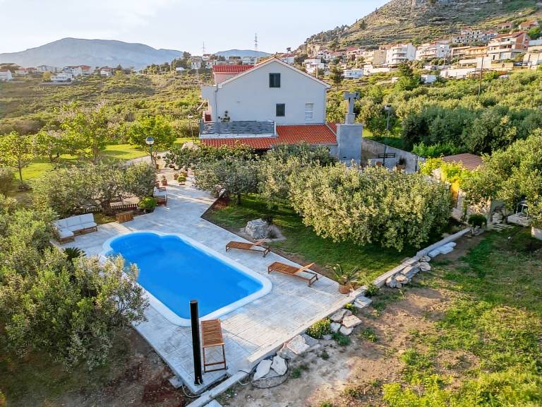 Vacation home with private pool, patio & yard | Sea view | Dogs allowed — photo 2