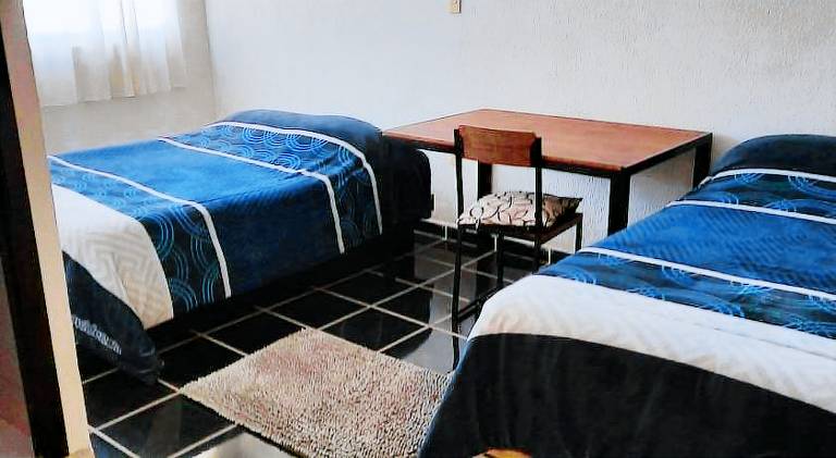 House with 1 room for 20 persons in Toluca