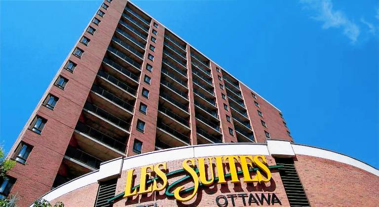 Serviced apartment with terrace, yard & pool | Near Parliament Hill | Good for workation — photo 2
