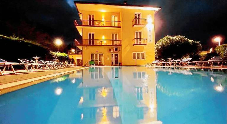Serviced apartment with barbeque, pool & garden — photo 2