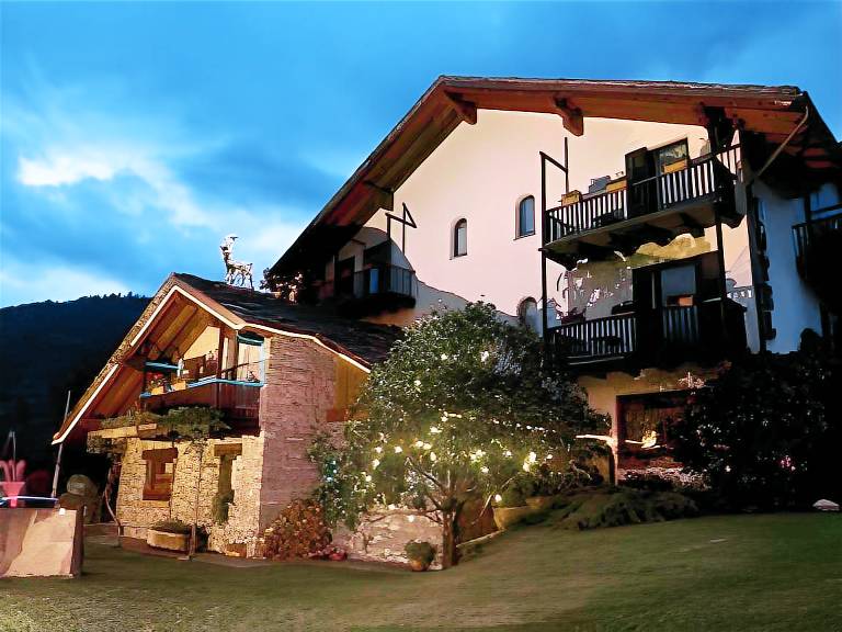 Hotel Chalet La Meridiana in Jovencan