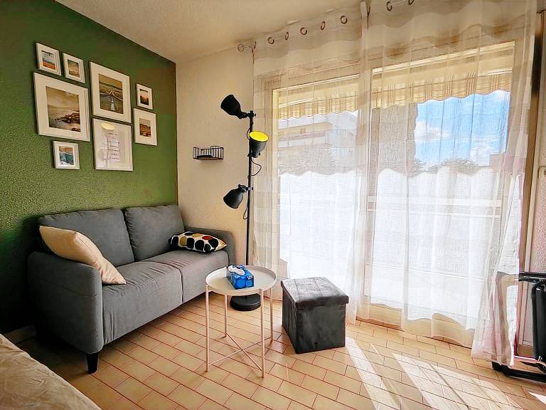 Studio with 1 room for 4 persons — photo 2