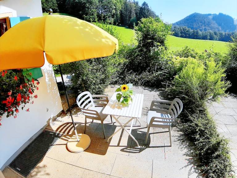 Apartment with patio, garden & barbecue | Mountain view — photo 2