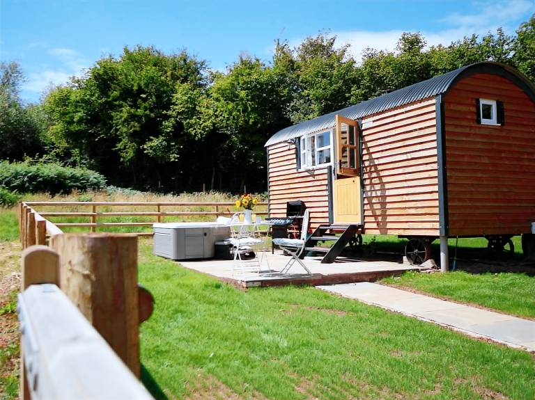 Lovely cottage with garden & jacuzzi | Pets allowed — photo 2