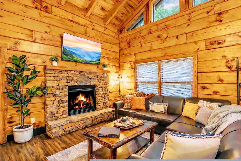 Hunter Hills Haven - Secluded Luxe Cabin Getaway with Mountain Views Spa Hot Tub Game Room — photo 3