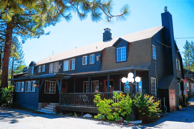 Sessions Retreat & Hotel — photo 2